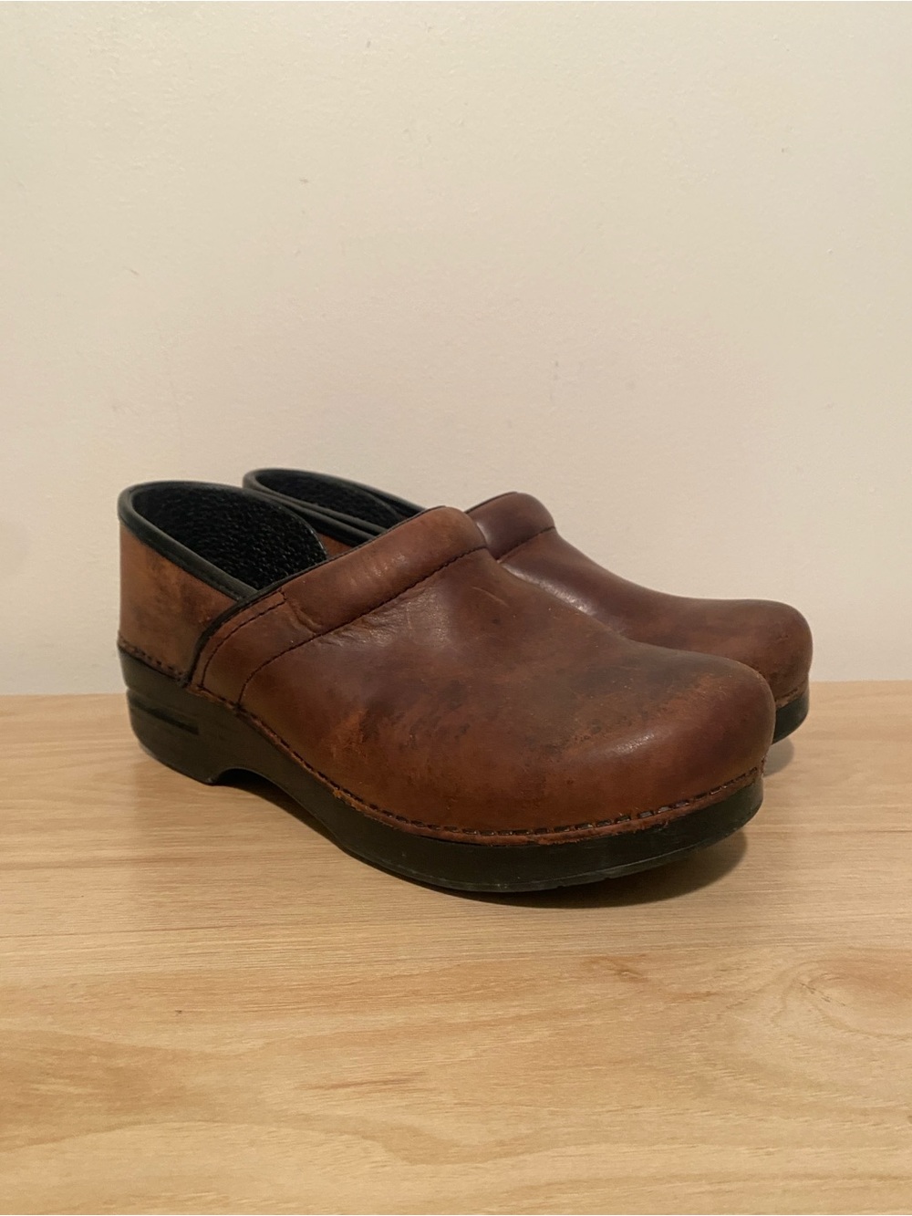 Dansko Brown Leather Womens Slip-On Clogs 9.5-10